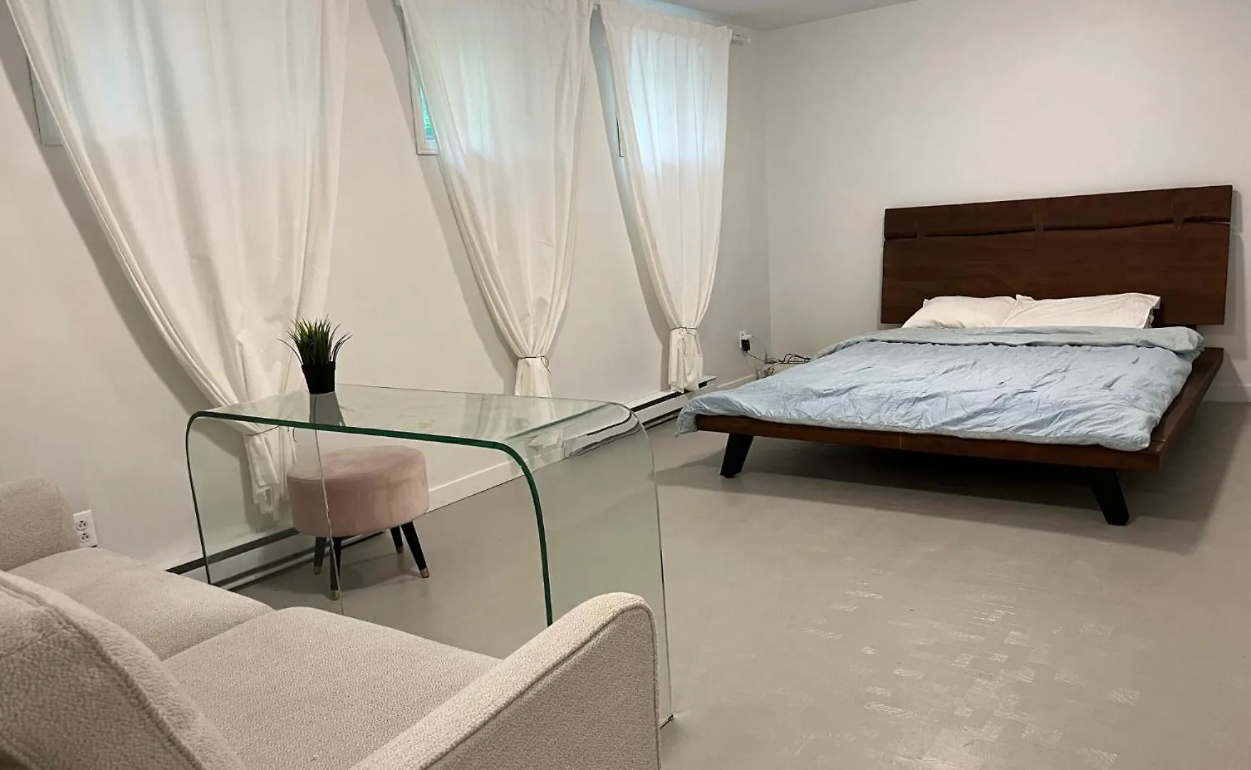 Zen Space In Perfect Location! Montreal